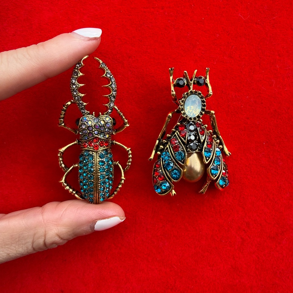 Colorful Insect Brooch Set - Picture 2 of 4